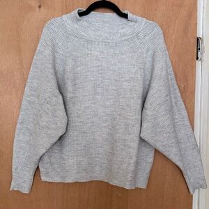 GAP Light Gray Women's Crew Neck Sweater